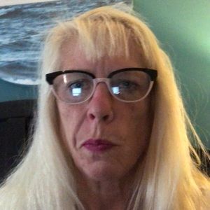 Meet your Posher, Connie